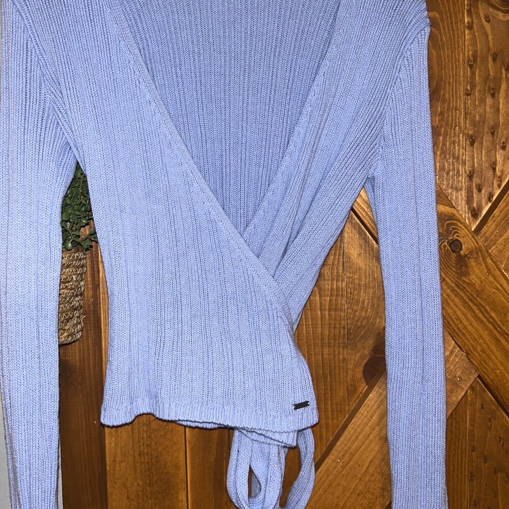 Hollister wrap-around sweater